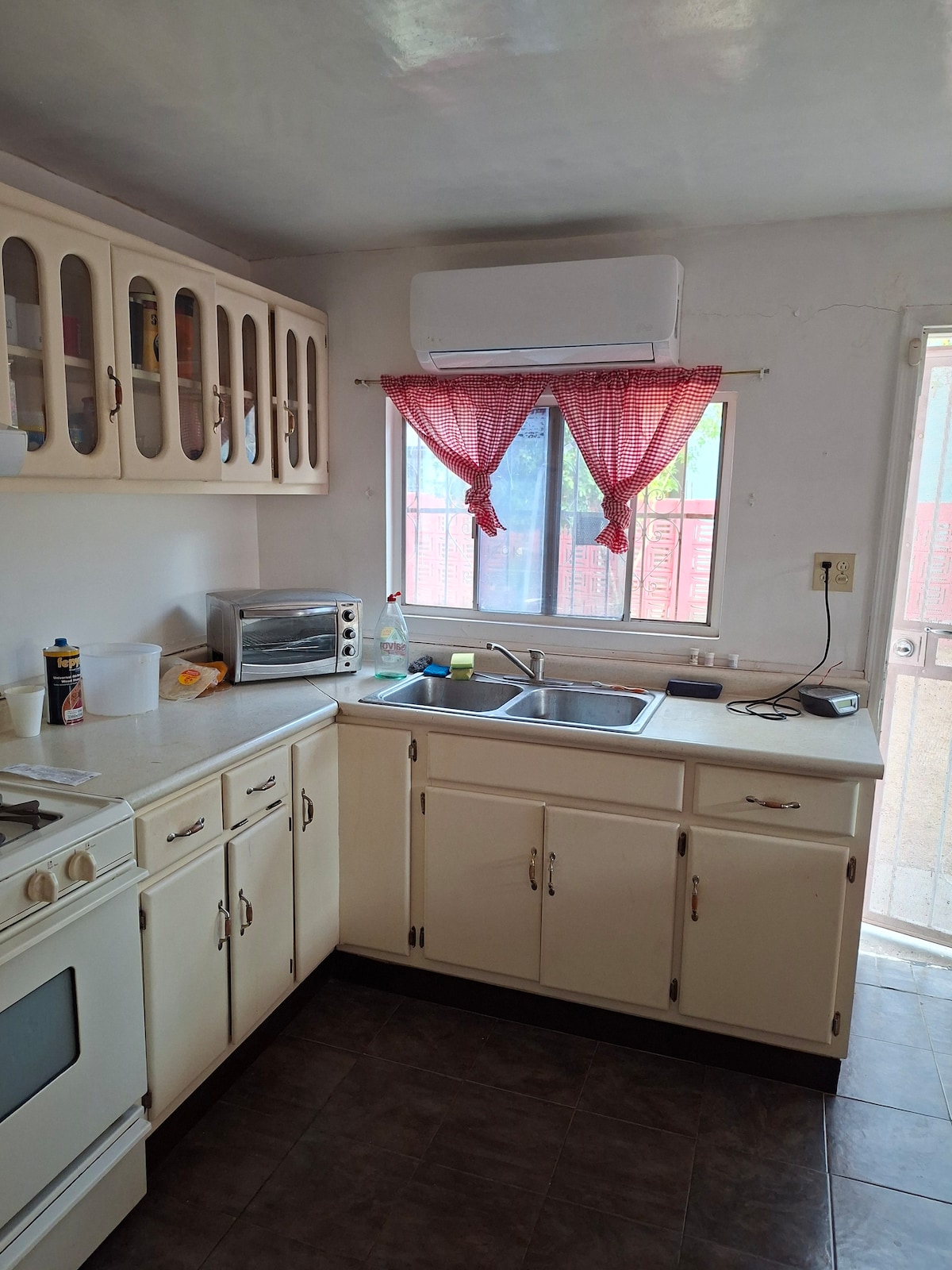 Spacious 1-story home, very safe area - Houses for Rent in Mexicali ...