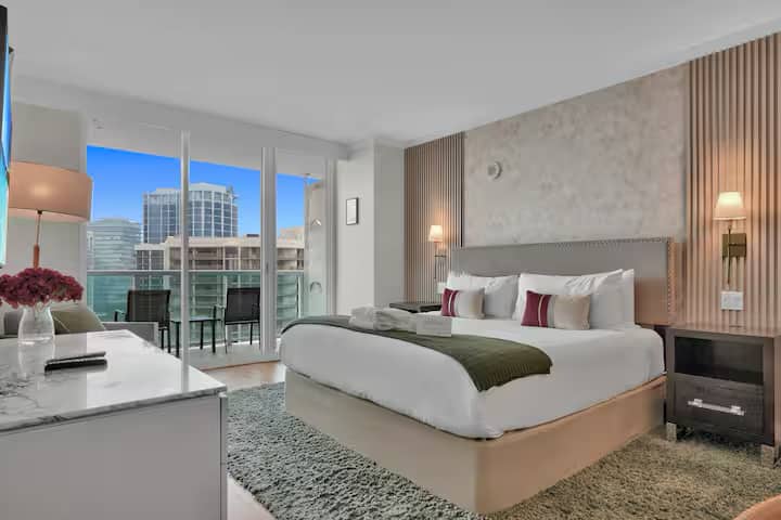 King Studio | Full Kitchen | Free Parking - Coral Gables