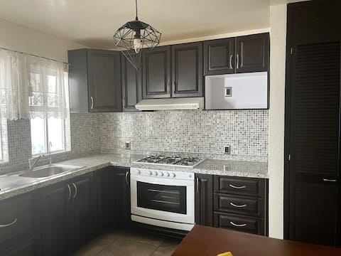 Popular Airbnb listing: Spacious house in Querétaro with all amenities in Villas Del Sol