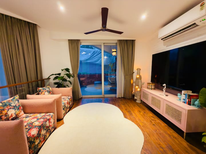 Living room image 5