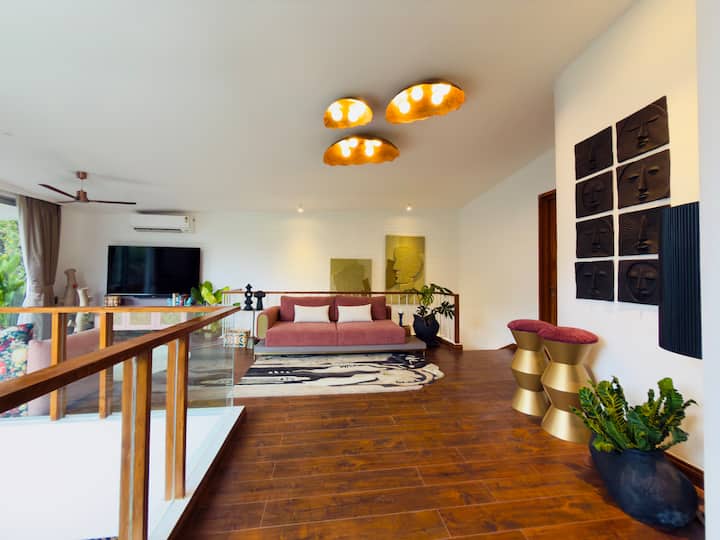 Living room image 10