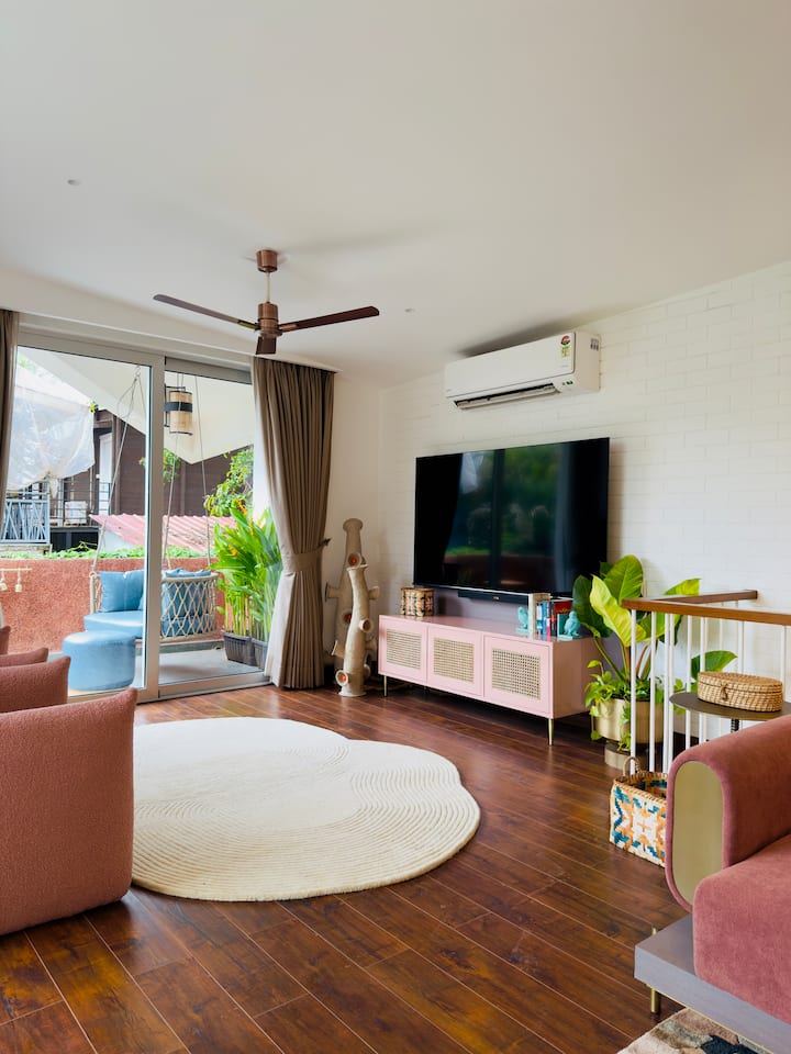 Living room image 6