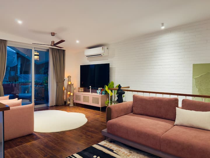 Living room image 4