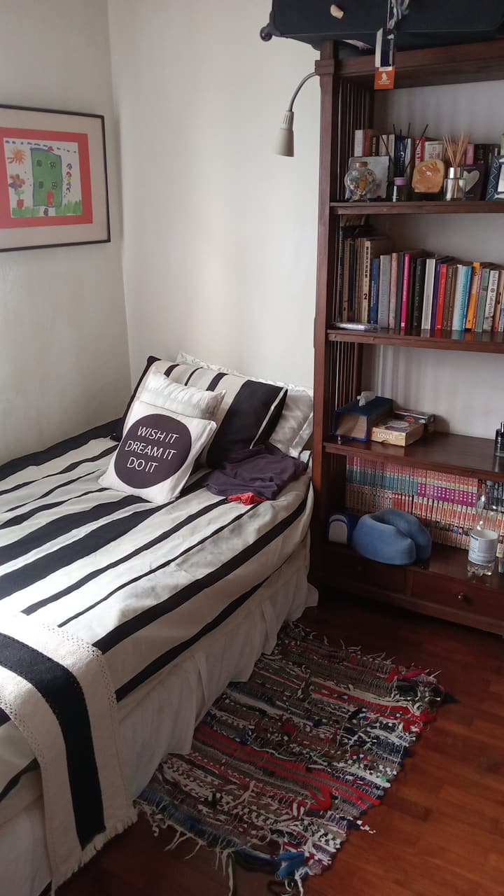 Cosy Room (Room 2) In Private Bukit Timah Area - Clementi