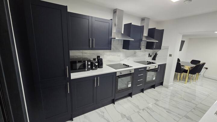 Lovely Home In Stafford Town - 스태퍼드