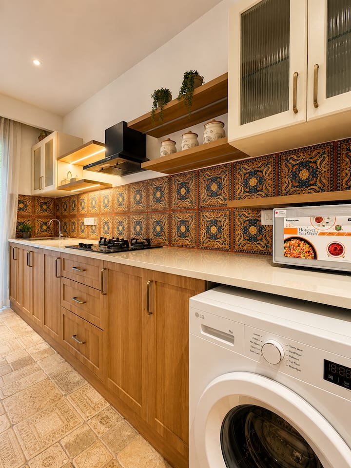 Full kitchen image 1