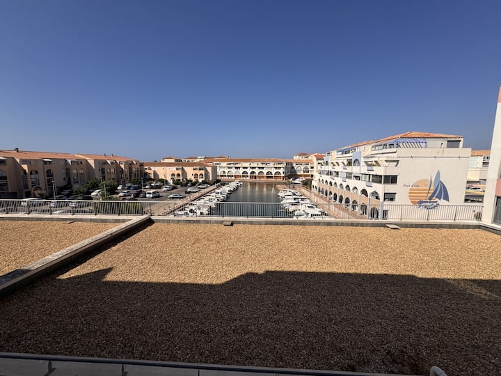 Lhippopotame Rose Duplex Avec Terrasse Sur La M - Sète