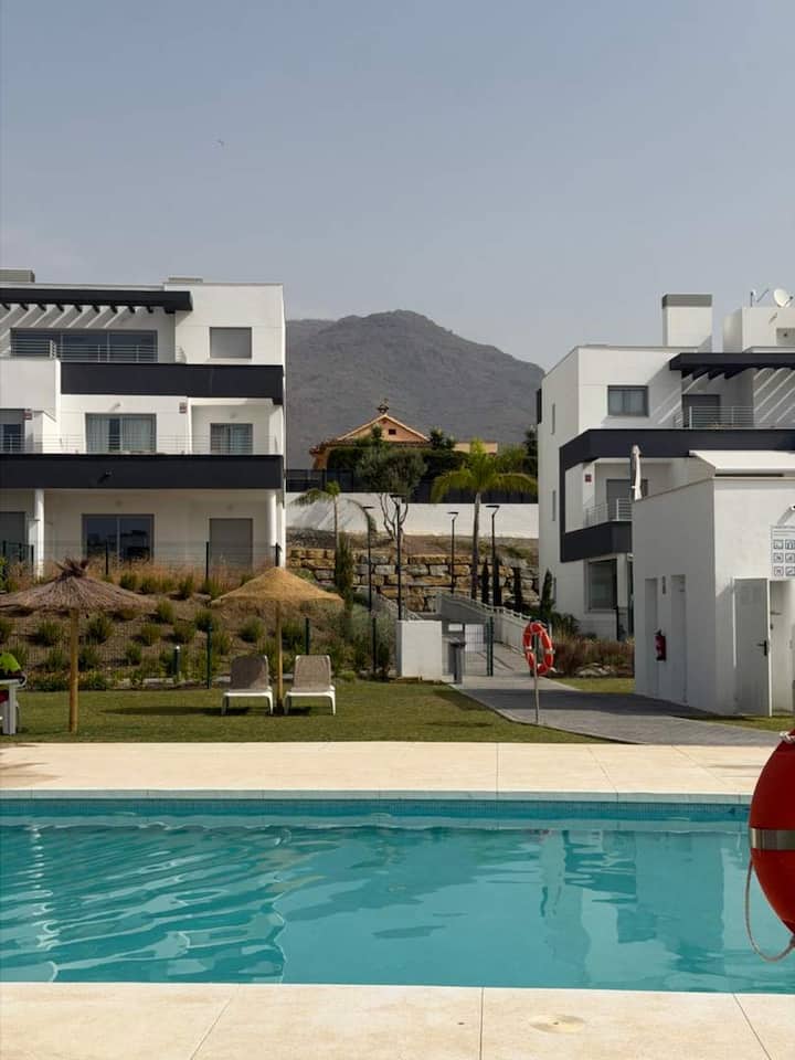 Habitat Valle Romano B | Pool, Gym & Playground - Estepona