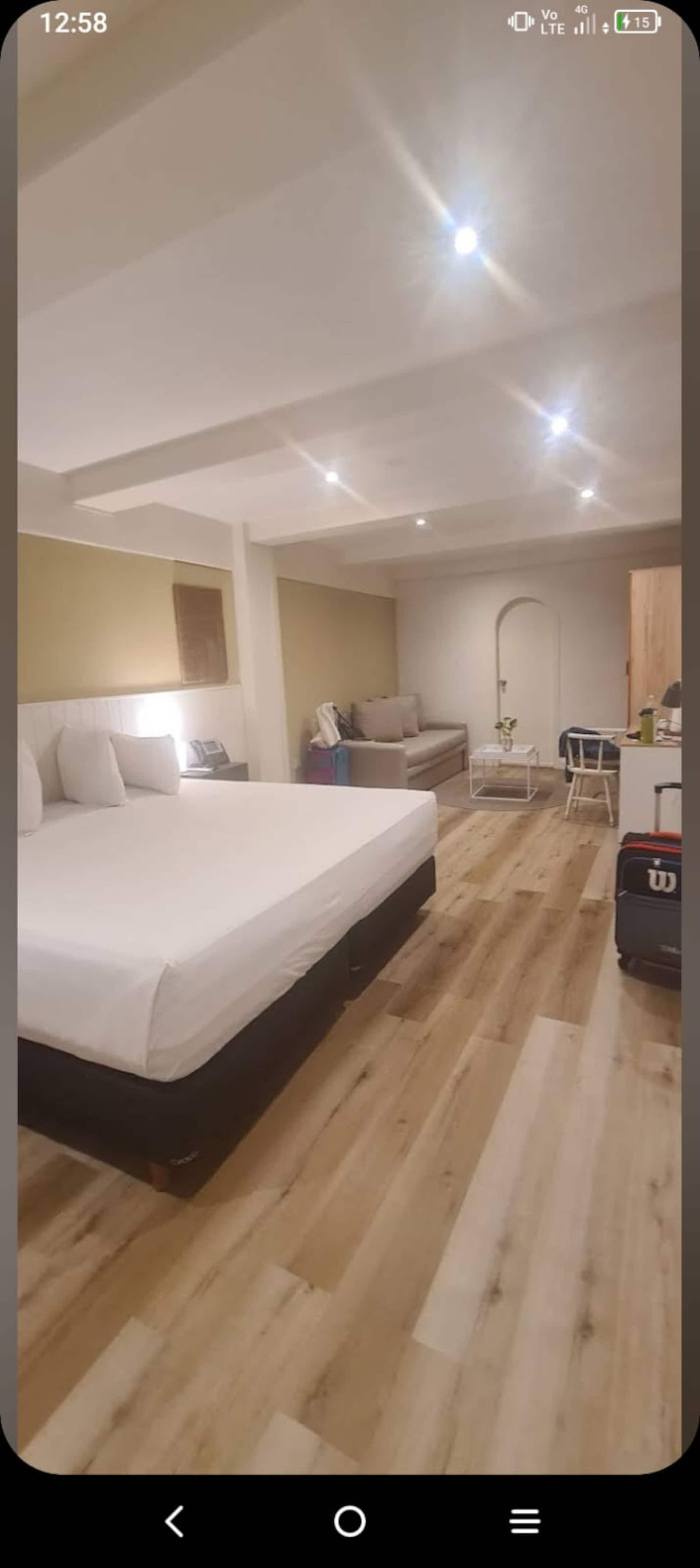 Interior mobiliado com hidromassagem
