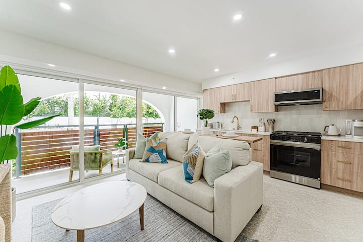 Casa Palma | Boca Pool & Beach Retreat - Boca Raton, FL