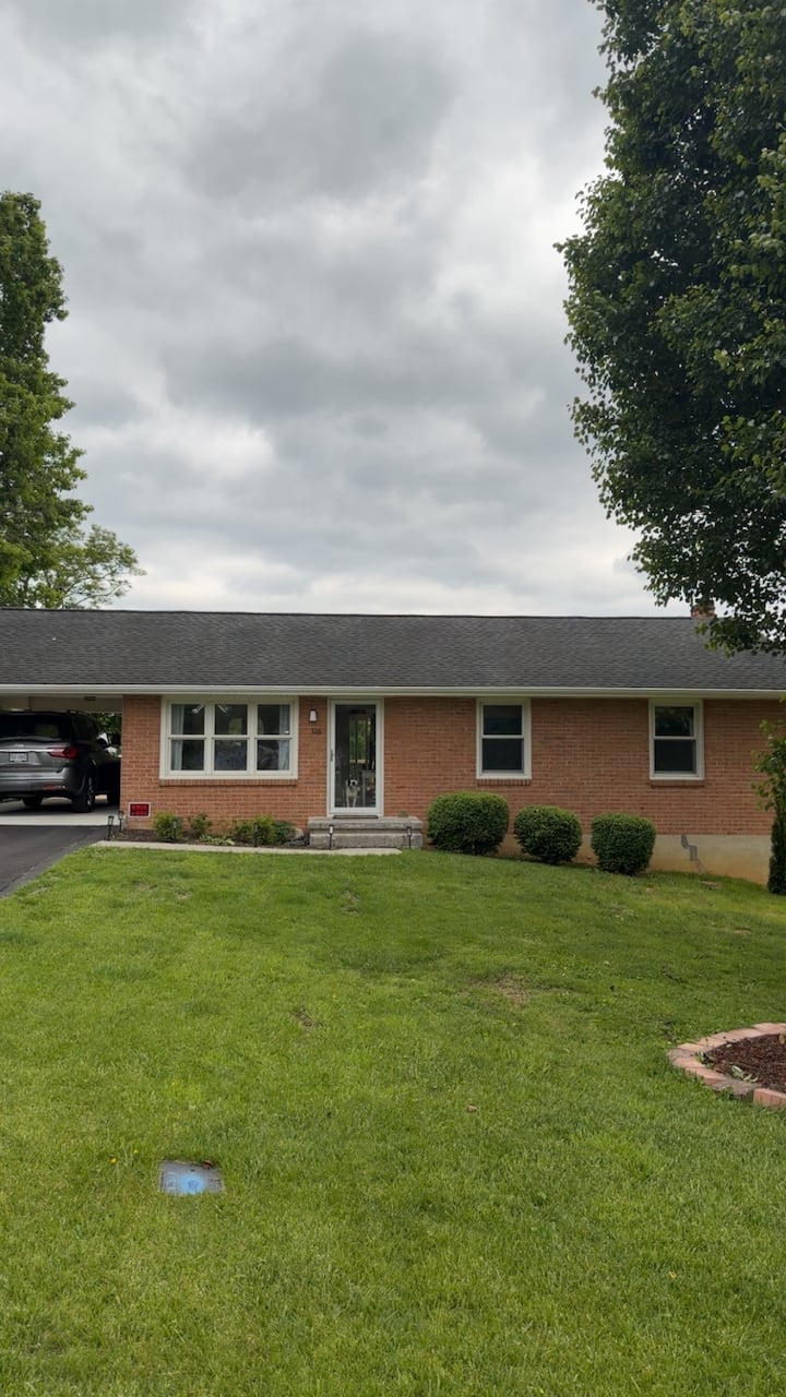 Peaceful Christiansburg Home - Blacksburg, VA