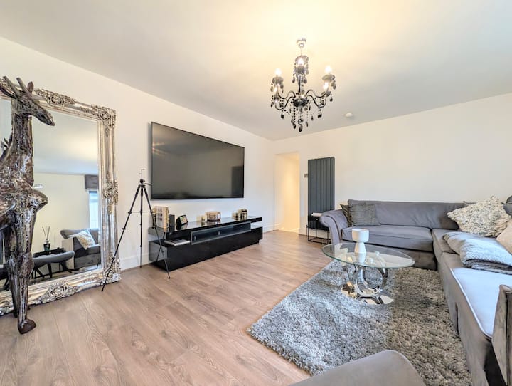 Birkdale Golf Apartment Room For Adult Male 2 Beds - Southport
