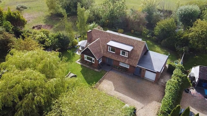 Beautiful Countryside Home Close To Windsor - 비콘스필드