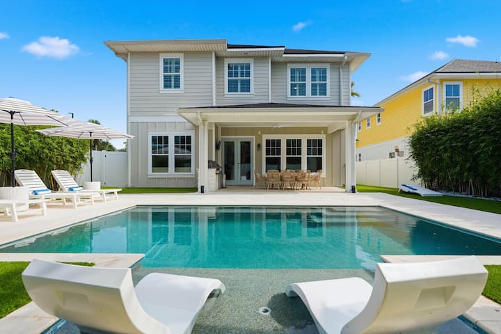 New! Large Luxury Beach Villa: Heated Pool Oasis - Jacksonville, FL