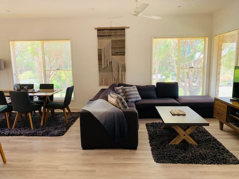 Top performing Airbnb: Vineyard Vista in Shoalhaven City Council