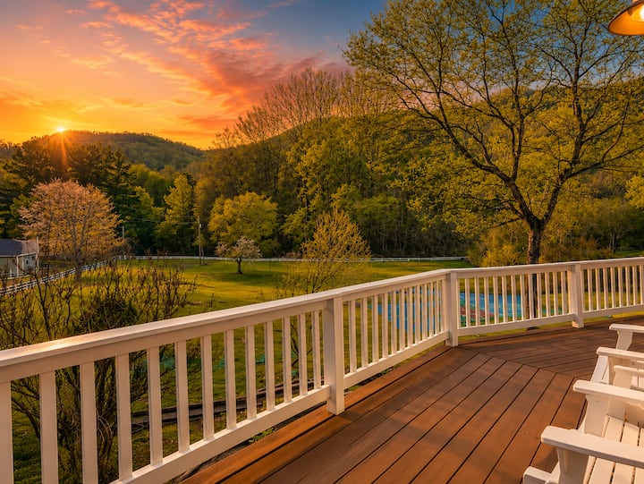 Luxe Cabin | Private Pickleball, Hot Tub, Golf