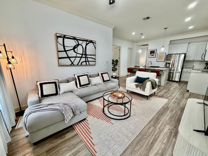 Newly Furnished Townhome In Lafayette - Lafayette, LA