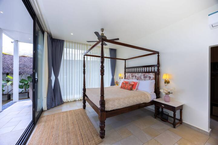 Bedroom 1 image 4