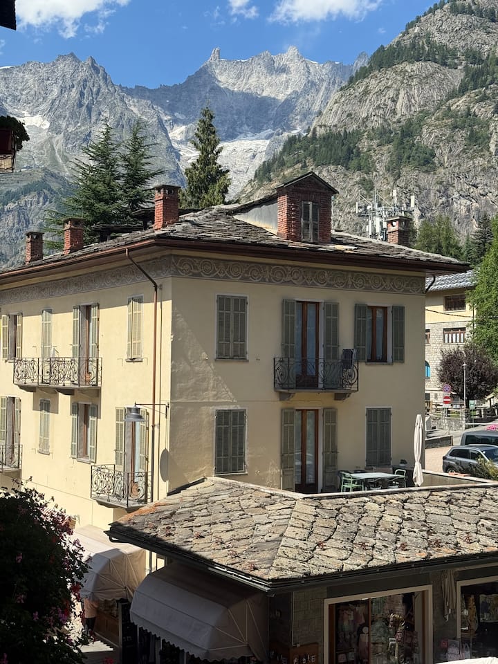 Casa Storica Nel Centro Di Courmayeur - Courmayeur