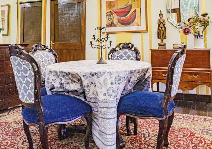 Dining area image 1