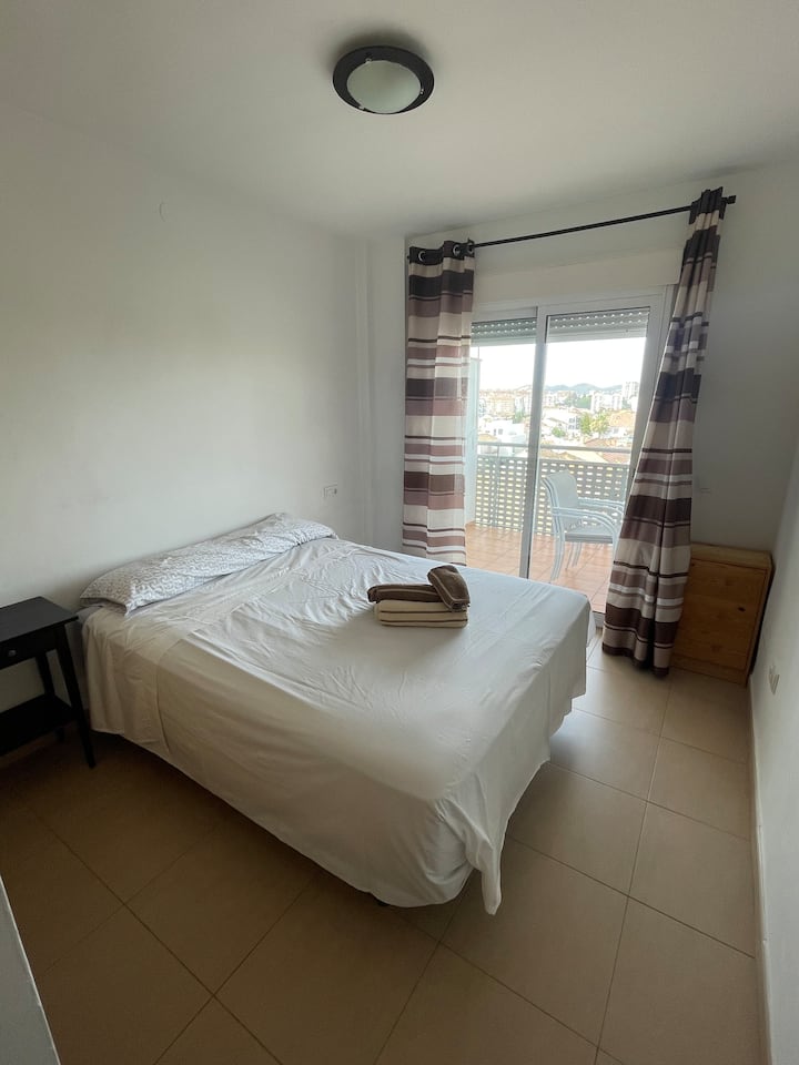 Habitación Doble Con Baño Y Vistas. - Fuengirola