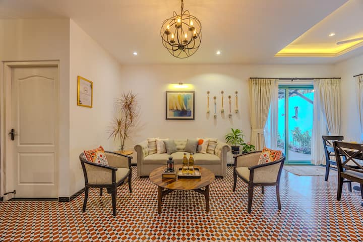 Living room image 6