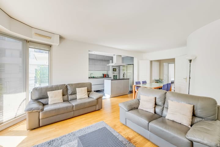 Appartement Spacieux 3ch/6p - Tour Eiffel - Issy-les-Moulineaux