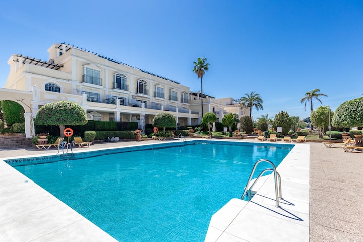 3 Bedroom Poolside Apartment Near Puerto Banus - Marbella