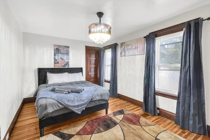 The Emerald Retreat Niagara| 5br & 3 Mins To Falls - Niagara Falls