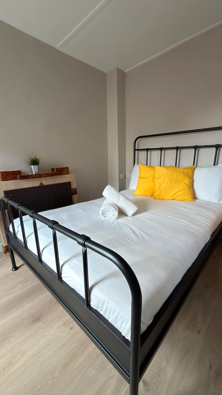 3-bed Galway City Home Near Eyre Square - Galway