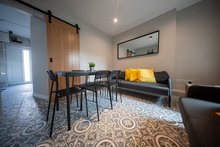 Central 3br Galway Home |4 Min Walk To Eyre Square - Galway