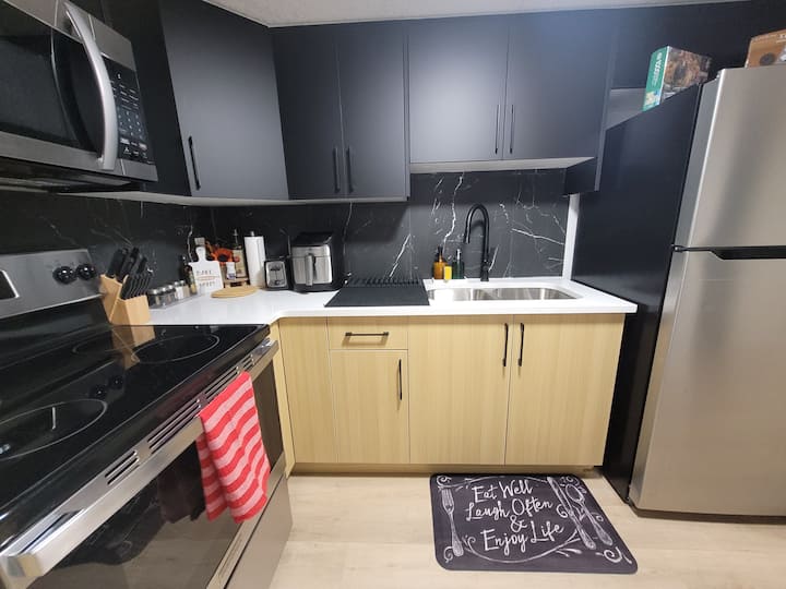 Cozy 1br Basement Suite | Parking | The Orchards - Beaumont