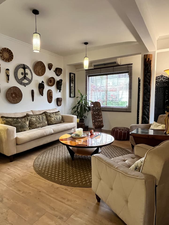 Spacious Luxury Home: Gym, Patio & Prime Location - Paraguay