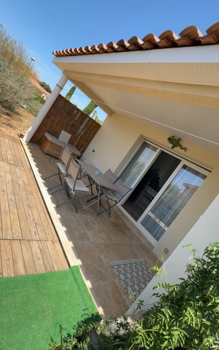 Petite Villa De Vacances Avec Piscine - Signes