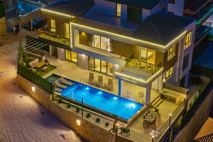12 Kişilik Lüks Villa - Demre