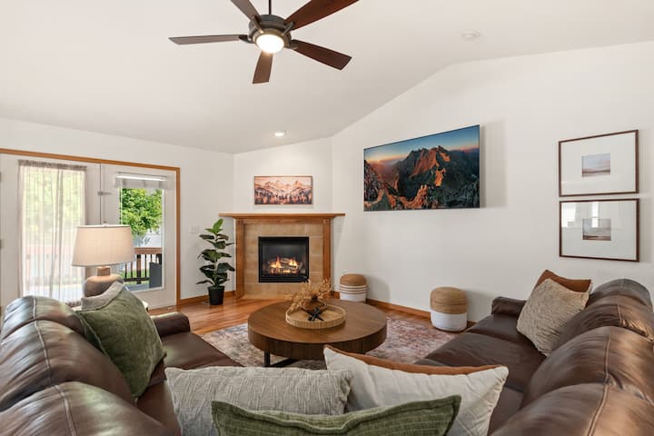 The Gathering Place | 6br Retreat With Game Room - Loveland, CO