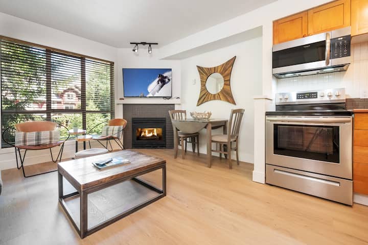 ᨒ 𝐓𝐇𝐄 𝐒𝐔𝐌𝐌𝐈𝐓 Private Hot Tub, Cozy Oasis - Whistler