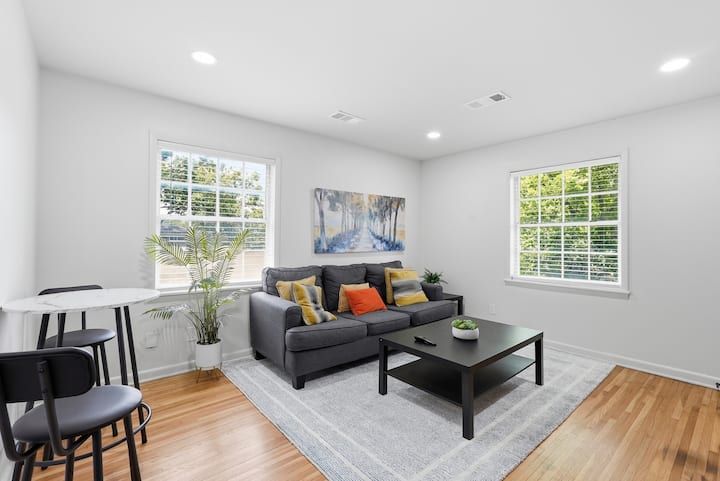 Cozy Midtown Retreat! Convenient, Stylish, Quiet - 리틀록