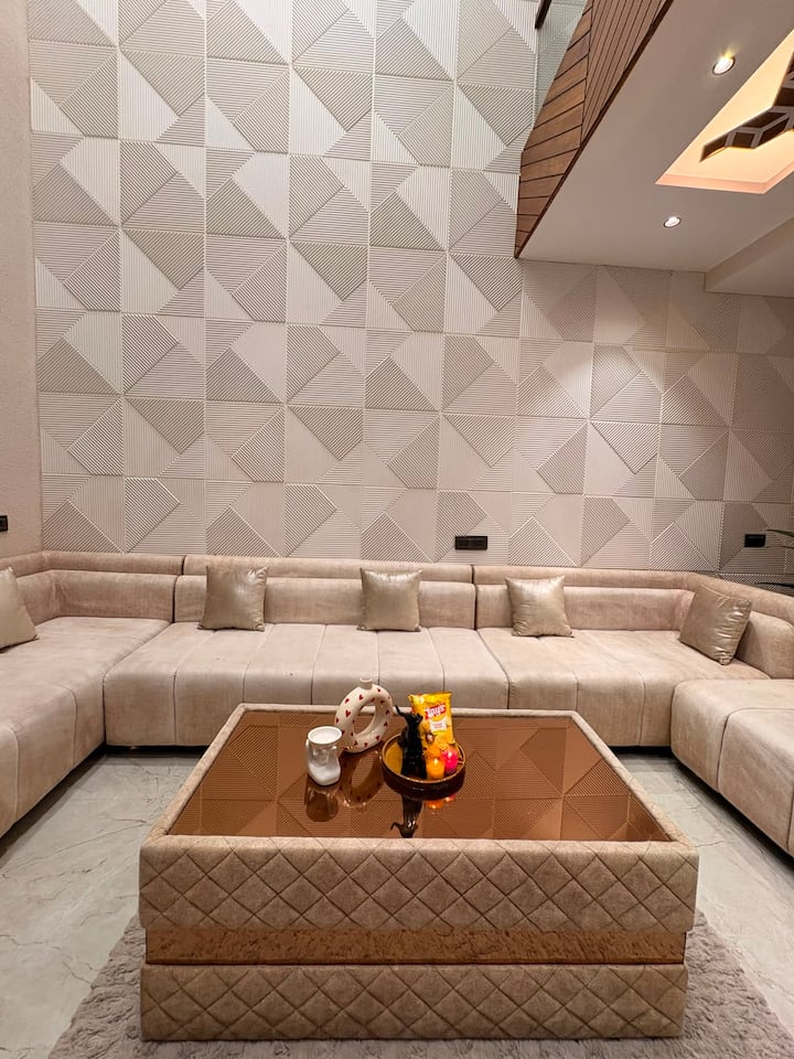 Elegant 4bhk Villa- Families Only - Indore