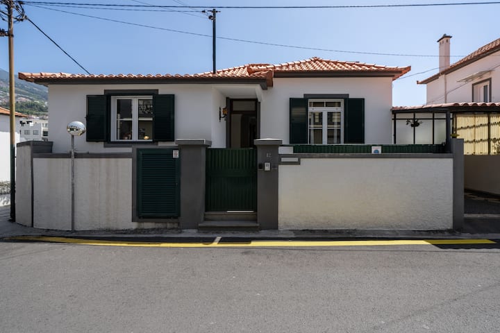 Luz Do Sol By An Island Apart - Funchal
