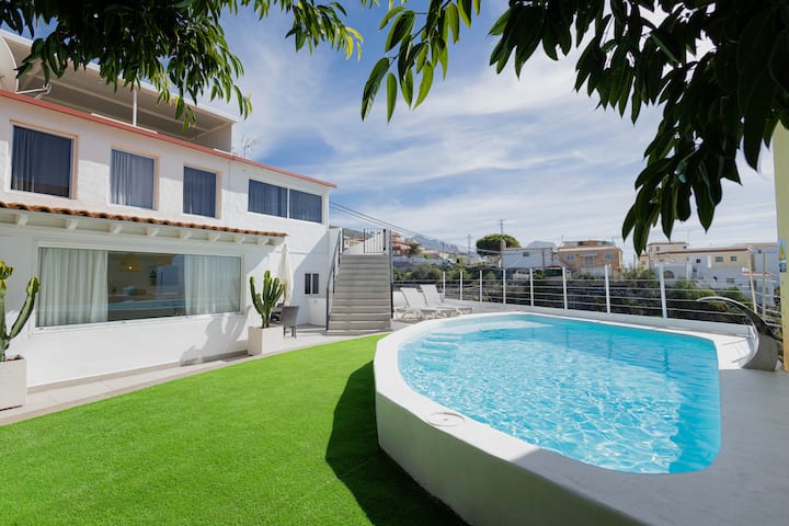 4 Bedrooms + Private Pool With Sea Views - Tenerife