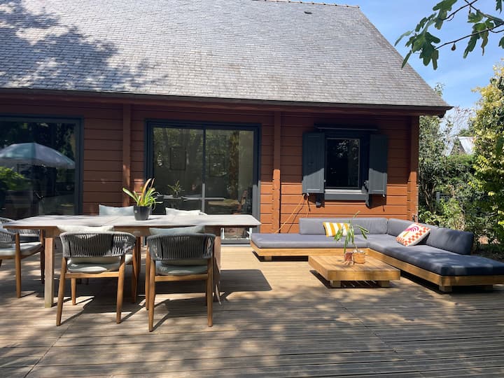 Chalet En Bois Dans Un Jardin Arboré Avec Jacuzzi - Guérande
