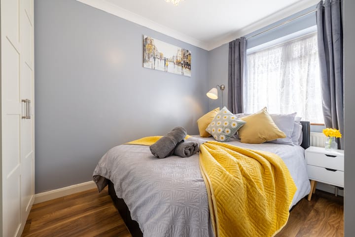 Monthly Rm9 Stay | Garden, Wi-fi & Parking - Ilford