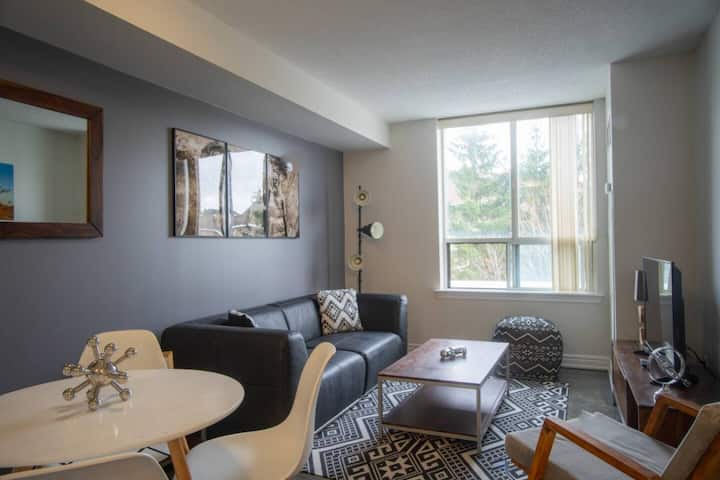 Stylish 1br+den Retreat In Markham - Markham