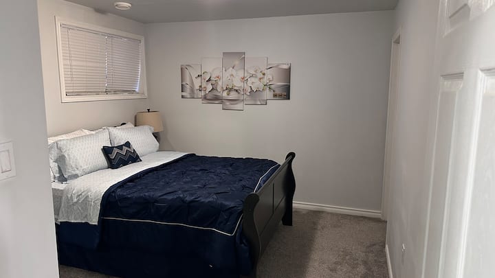 Furnished Basement Available W/ 2 Bedrooms & Bath - 艾爾德里