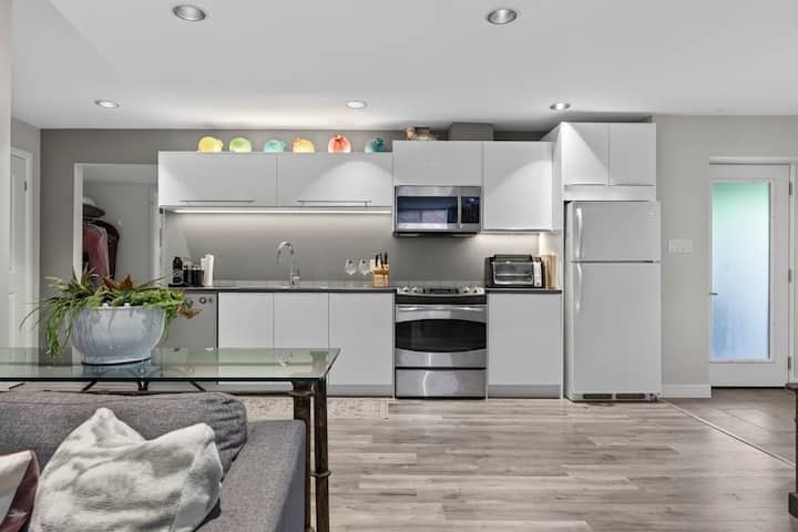 Private Suite In Convenient Dundas Neighbourhood - Hamilton