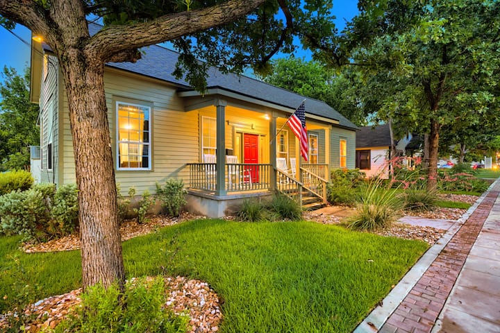 Church St Cottage A Block Off The Square - Georgetown, TX
