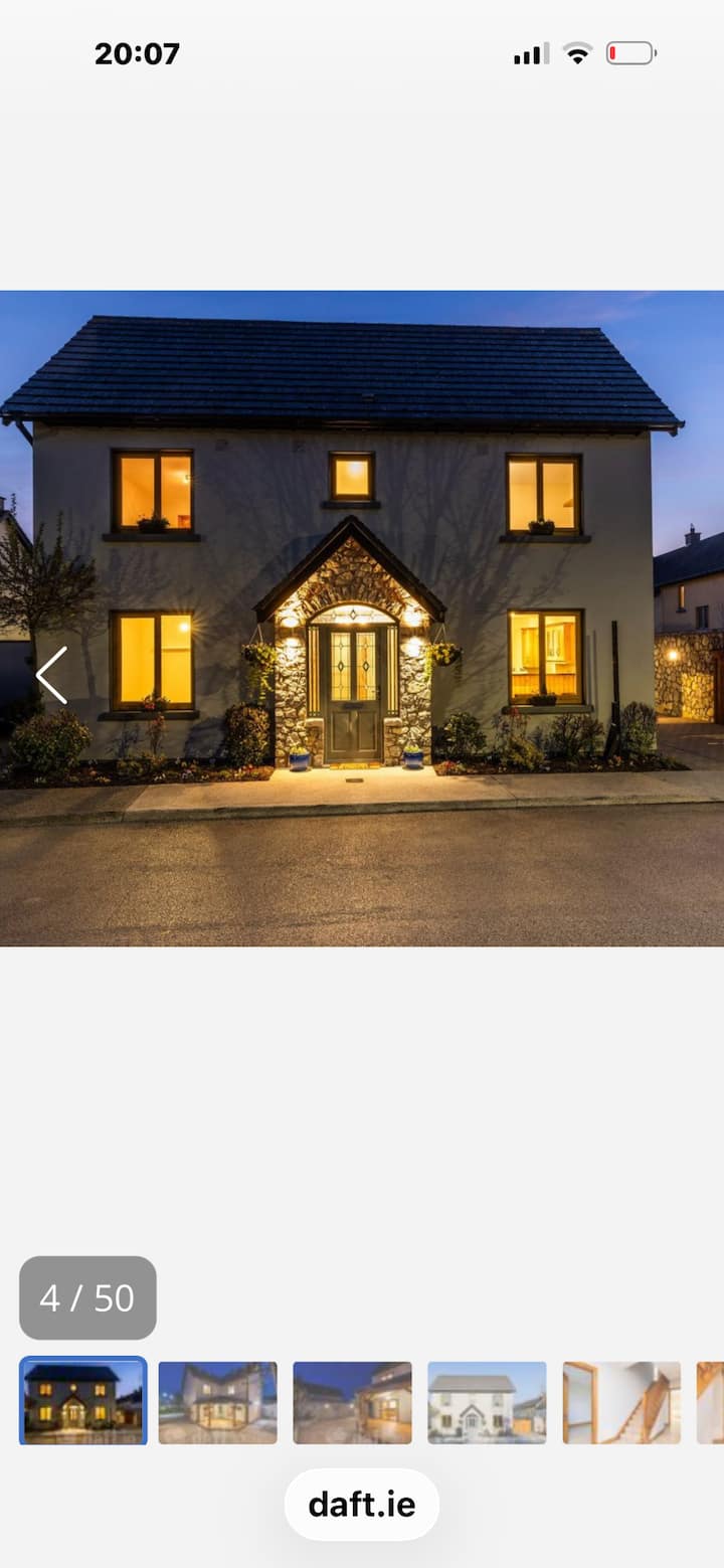 Cas Lusk 7 Bedroom 11 Guest - Skerries