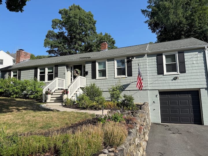 Charming 3br Home In Downtown Andover - Andover, MA