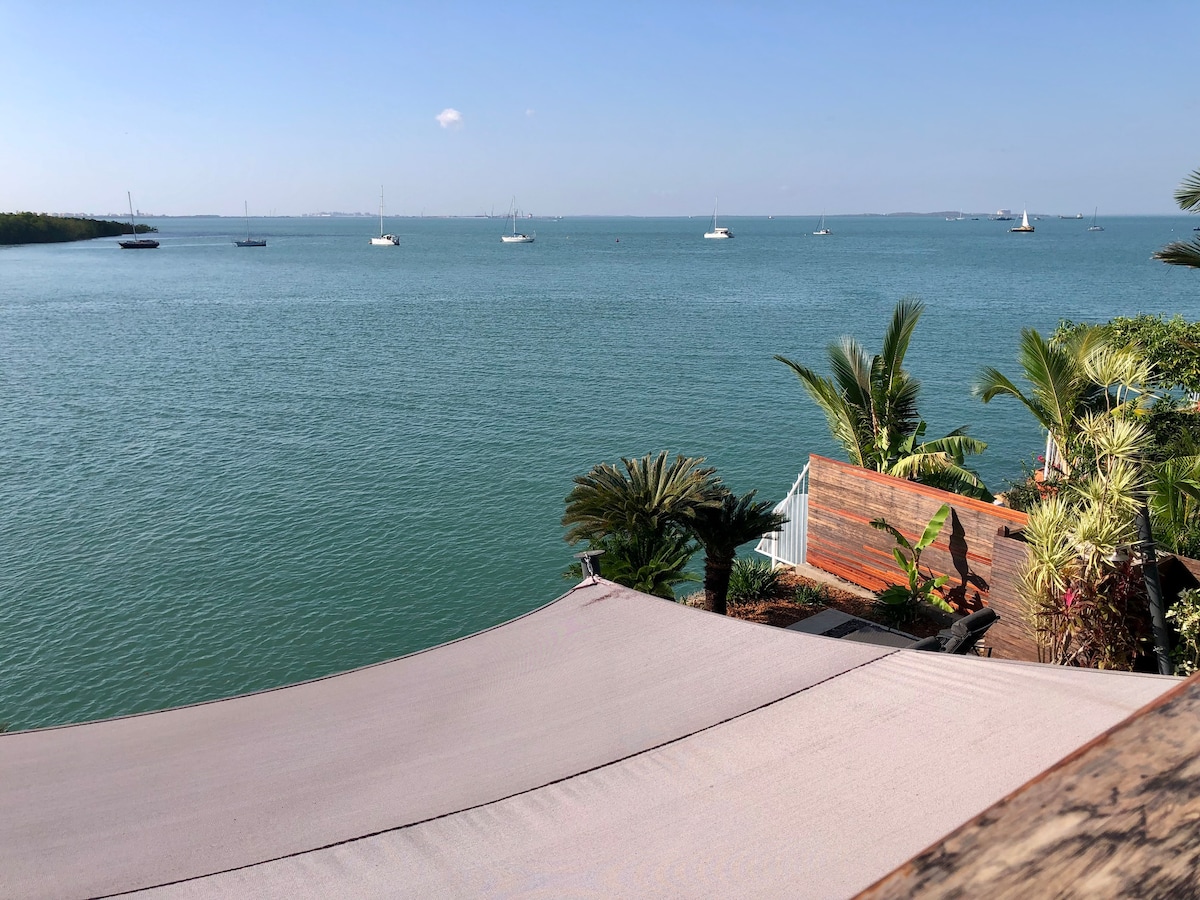 Luxury Harbourside Living 2km from Darwin City - Townhouses for Rent in ...